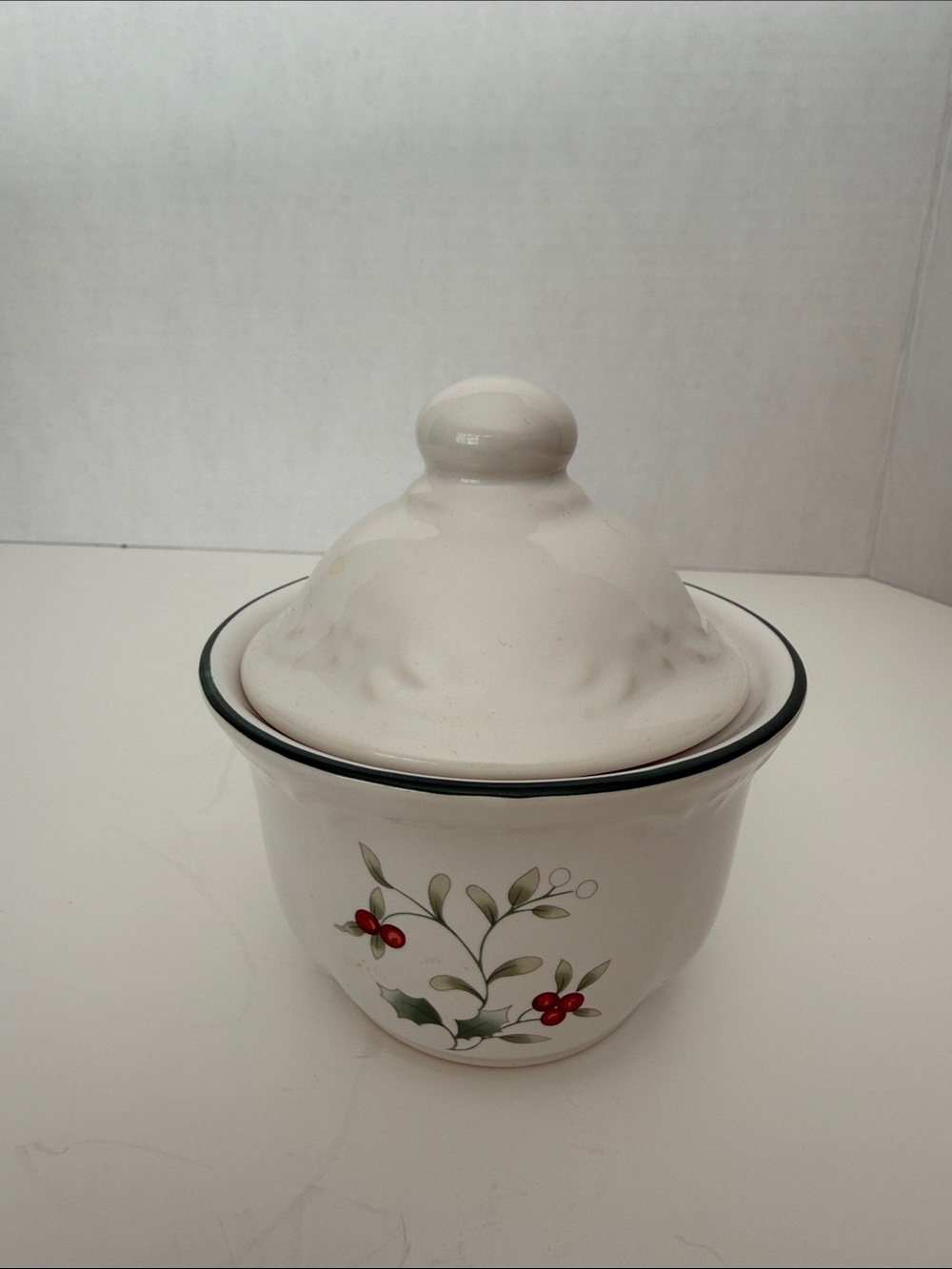 Pfaltzgraff White Holly Berry Covered Sugar Jar with Green Trim and Red Berries